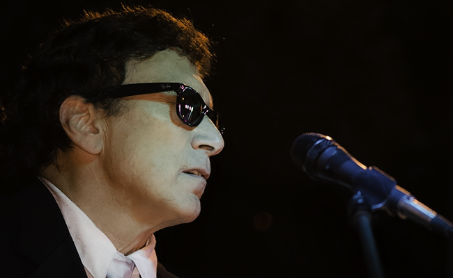 Len guitar & vocals